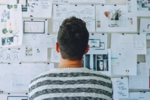 Maatwerk applicatie vs kant-en-klaar: een gedetailleerde vergelijking