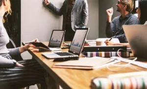 Agile maatwerk applicatieontwikkeling: flexibiliteit, snelheid & praktijkvoorbeelden