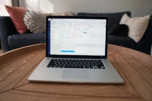 Laravel maatwerk financiële sector: voorkom €2,4M verlies